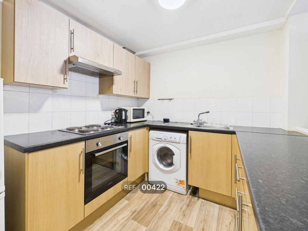 Property photo 1 of 20 Kitchen / Living Area