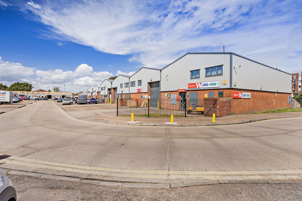 Property photo 3 of 15