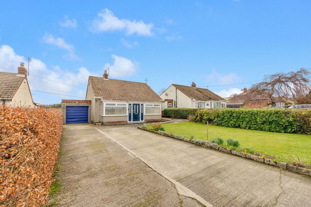 Property photo 2 of 23