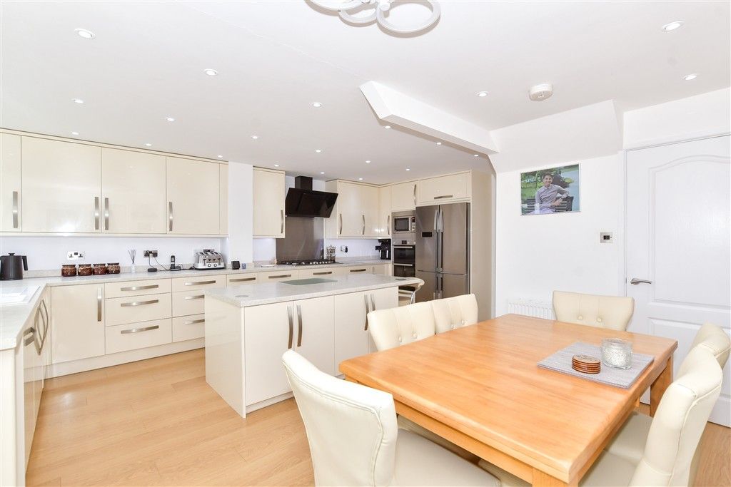 Property photo 3 of 11 Kitchen/Diner