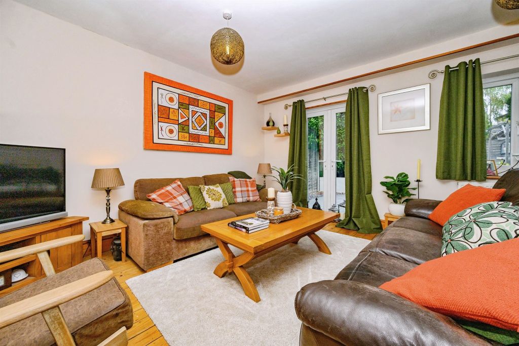 Property photo 2 of 20