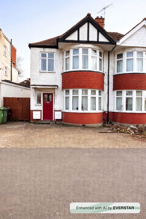 Property photo 1 of 6 One Bedroom Maisonette Property For Let In Harrow