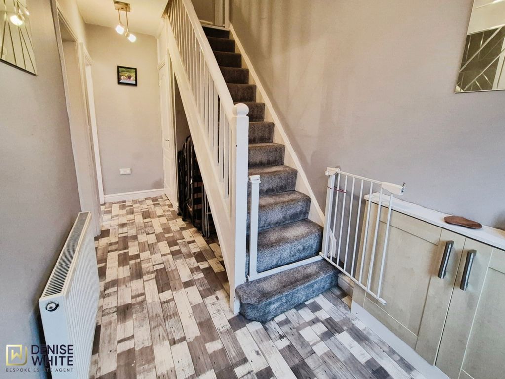 Property photo 2 of 25 Entrance Hall