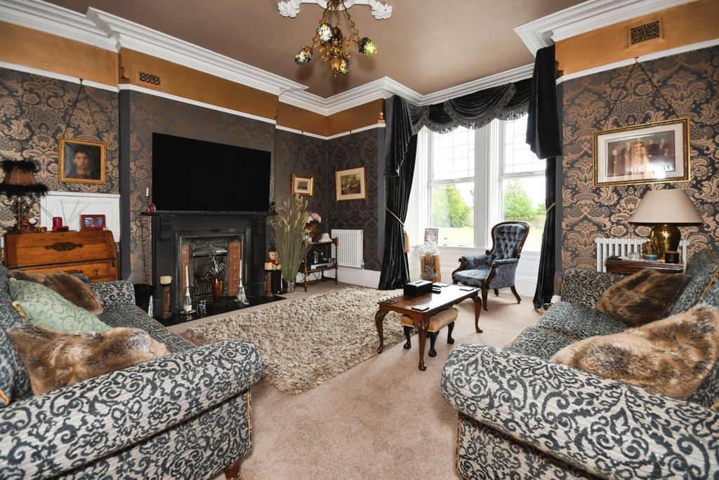 Property photo 2 of 48 Photo