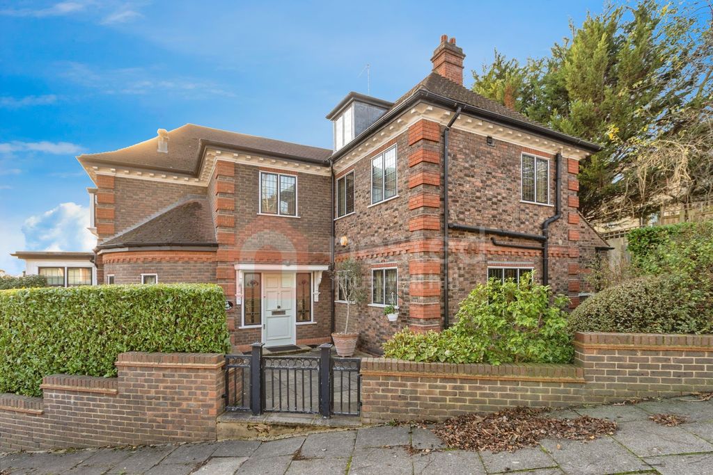 Property photo 1 of 22