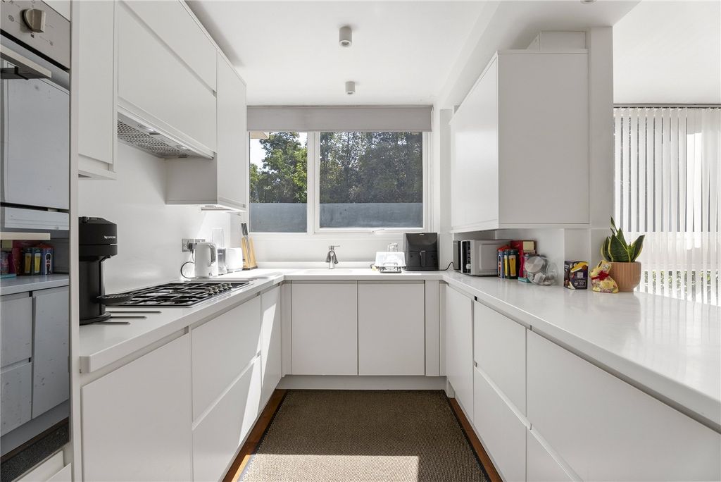 Property photo 2 of 11 Picture No. 18
