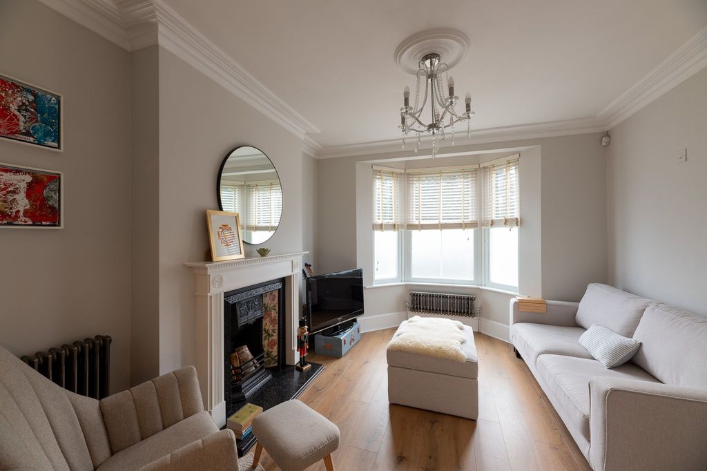 Property photo 2 of 21