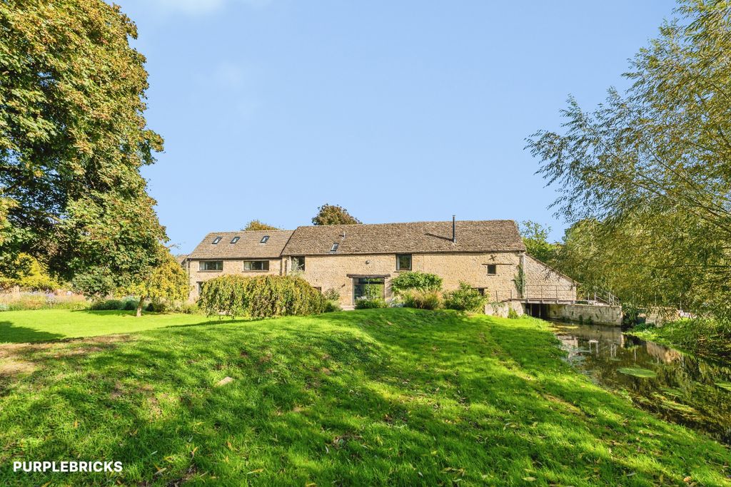 Property photo 2 of 55