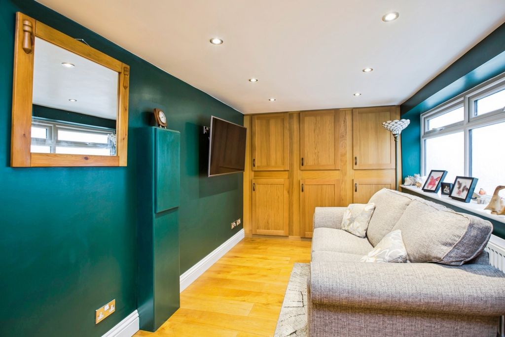 Property photo 3 of 23 Living Room