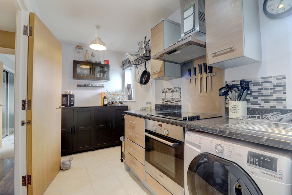 Property photo 2 of 11 Picture No. 03