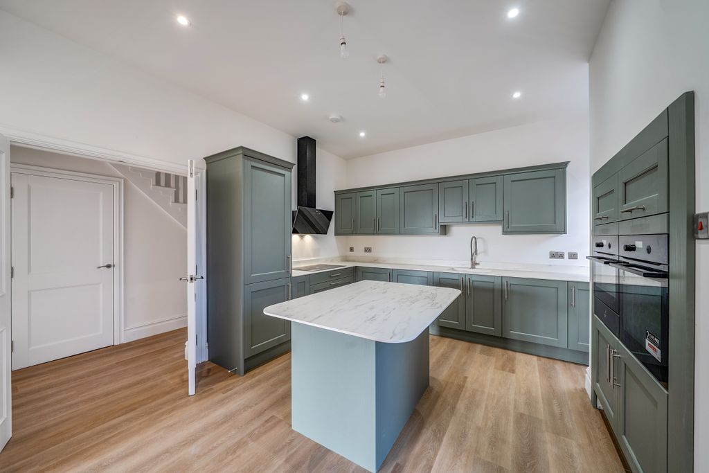 Property photo 2 of 15 15135222