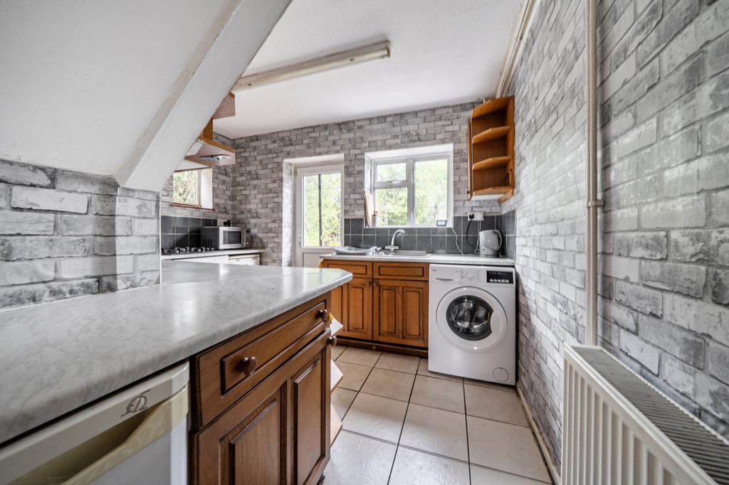 Property photo 2 of 14 Kitchen