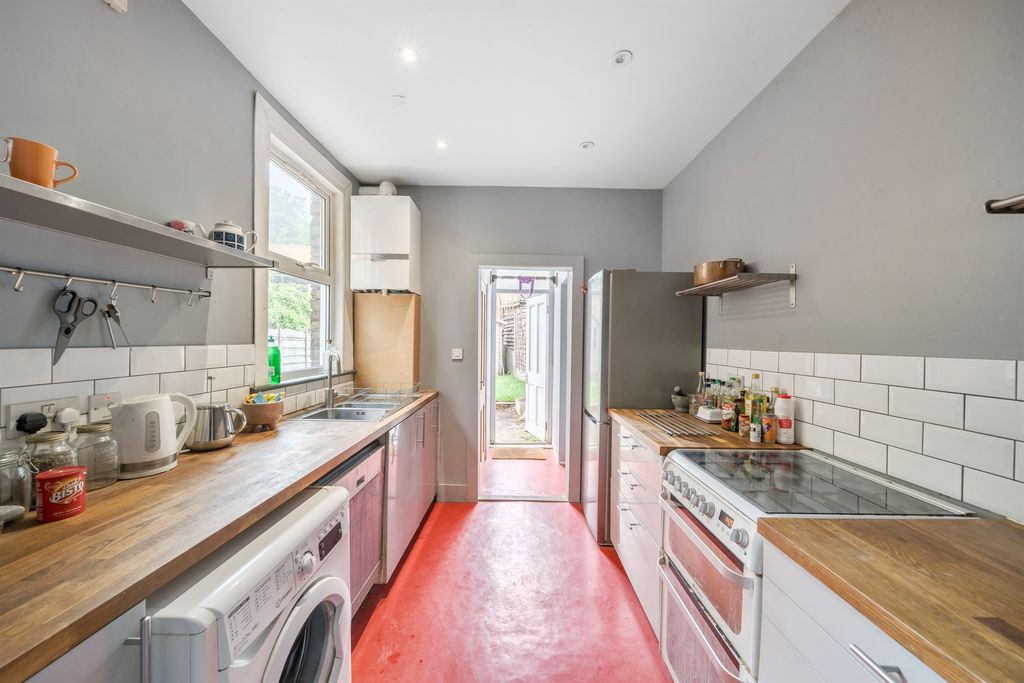 Property photo 2 of 12