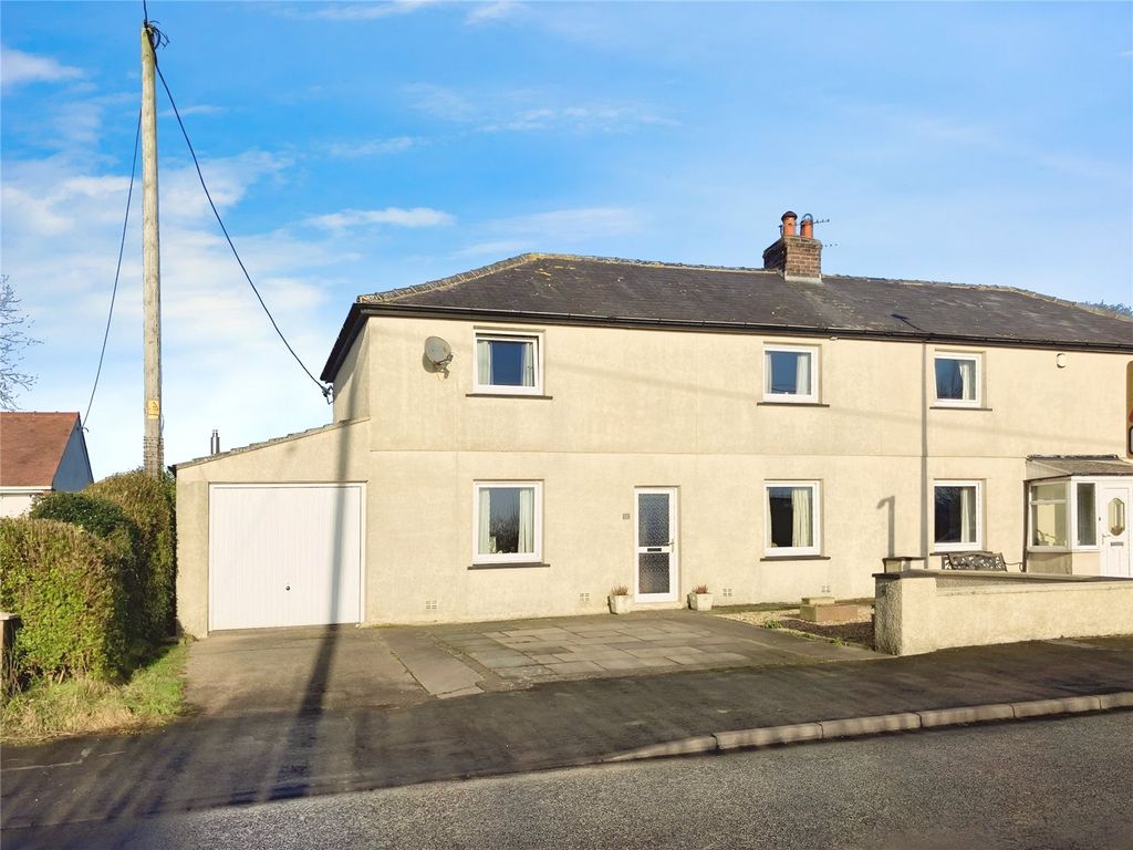 Property photo 1 of 13 Outside
