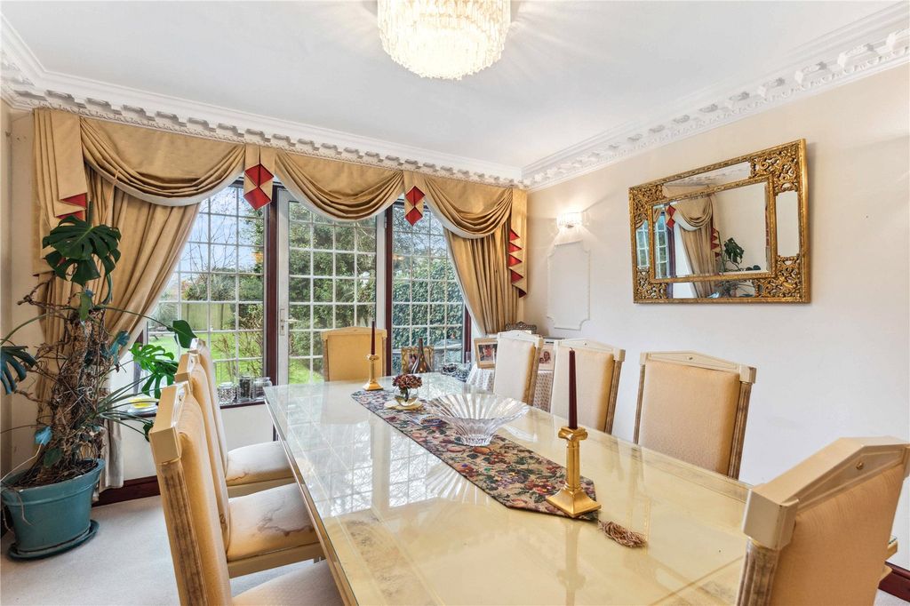 Property photo 3 of 16 Dining Room