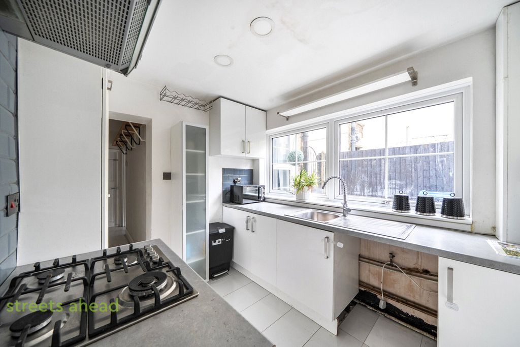Property photo 2 of 16 3E92A560-d776-4c8...
