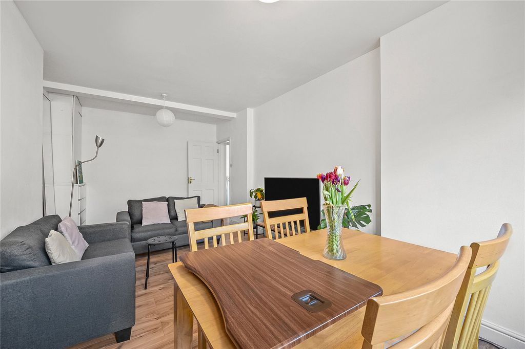 Property photo 2 of 12 Picture No. 23