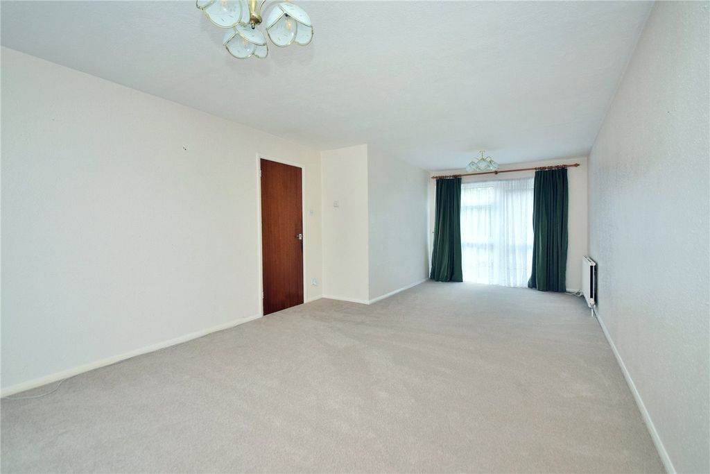 Property photo 2 of 16 Picture No. 02