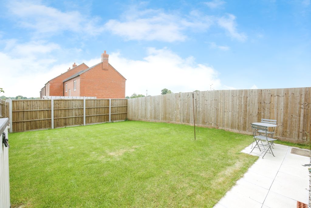 Property photo 3 of 14 F572B4E3-Mw-5695