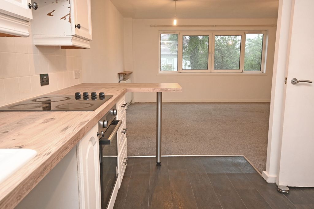 Additional image 10 of 2 bed flat for sale132 Fairhaven, Kirn, Dunoon, Argyll And Bute PA23
