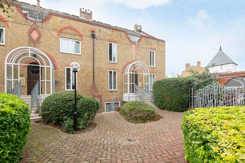 Property photo 1 of 9