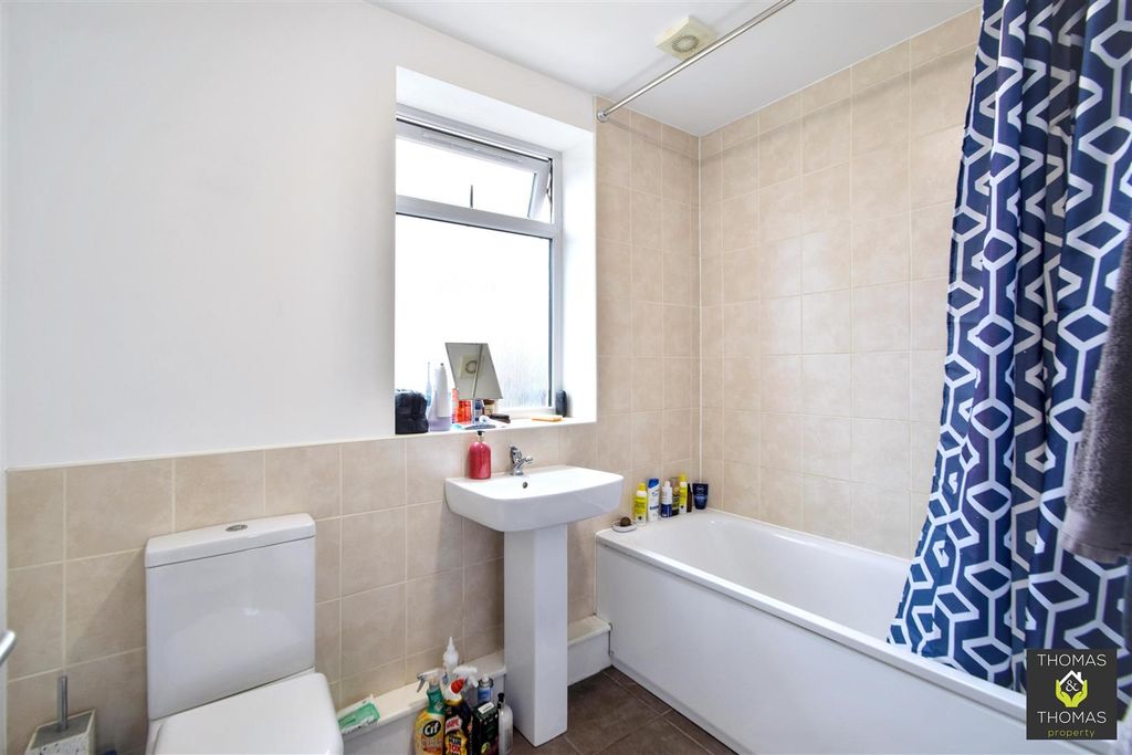 Additional image 9 of 2 bed maisonette to rentMedway Crescent, Brockworth GL3