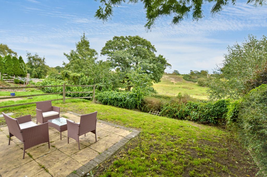 Property photo 2 of 21 10 Caistor Lane Tealby 9Thsep26 (2) - Copy - Copy