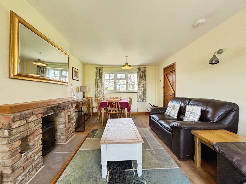 Property photo 3 of 15 Pbox-Img.Jpeg