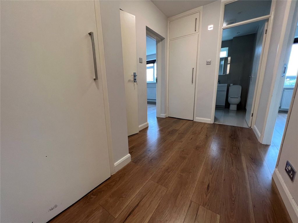 Property photo 2 of 5 Picture No. 11