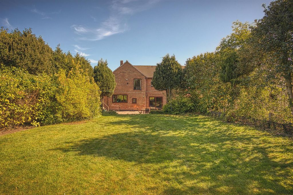 Property photo 2 of 18