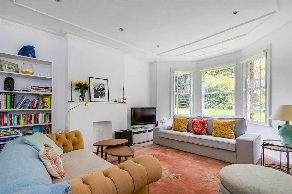 Property photo 2 of 8