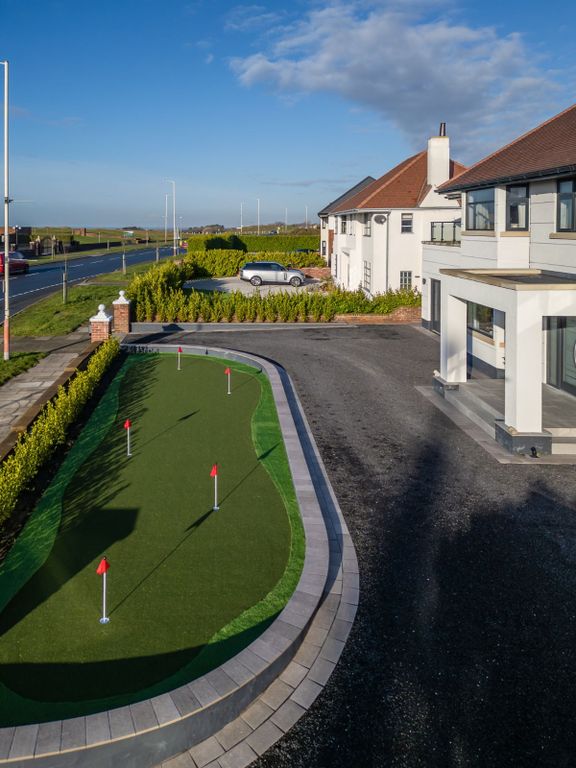 Property photo 2 of 59