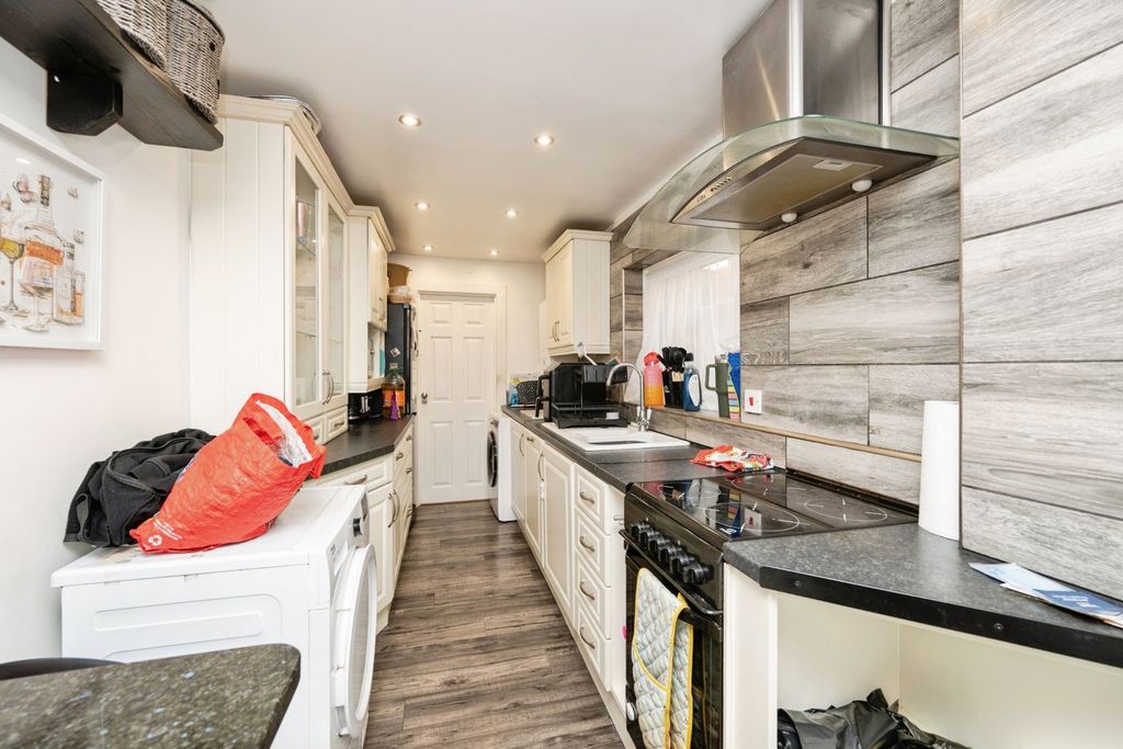 Property photo 2 of 27 Pbox-Img.Jpg