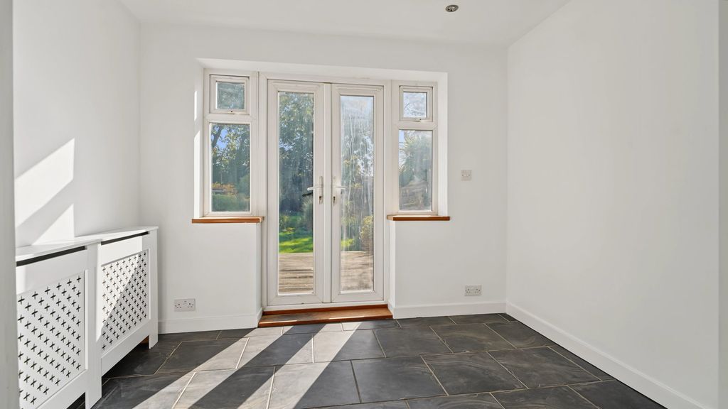 Property photo 3 of 21