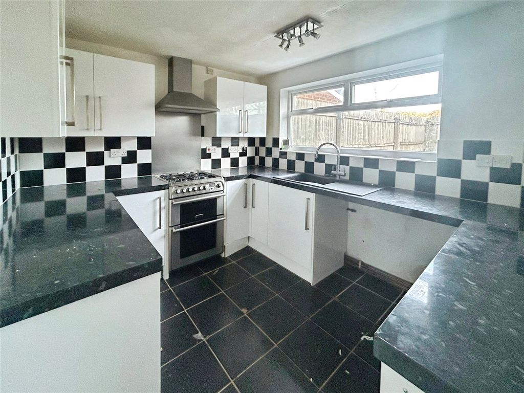 Property photo 2 of 16 Kitchen