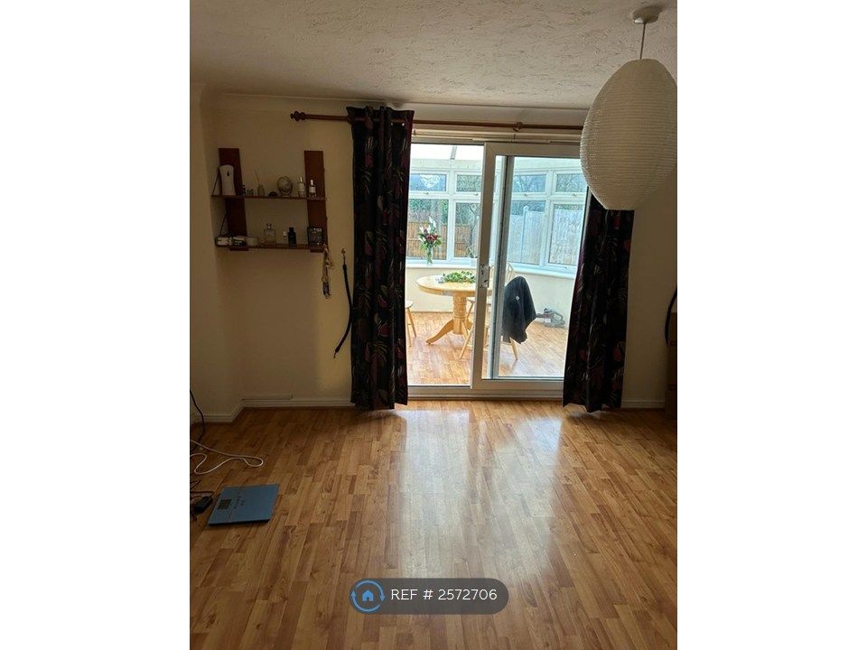 Property photo 1 of 13 Living Room