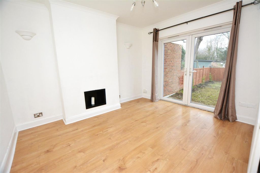 Property photo 2 of 7 Win Liv.Jpg