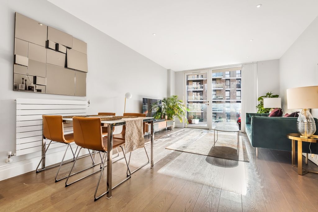 Property photo 2 of 11 Hamond Court (1)