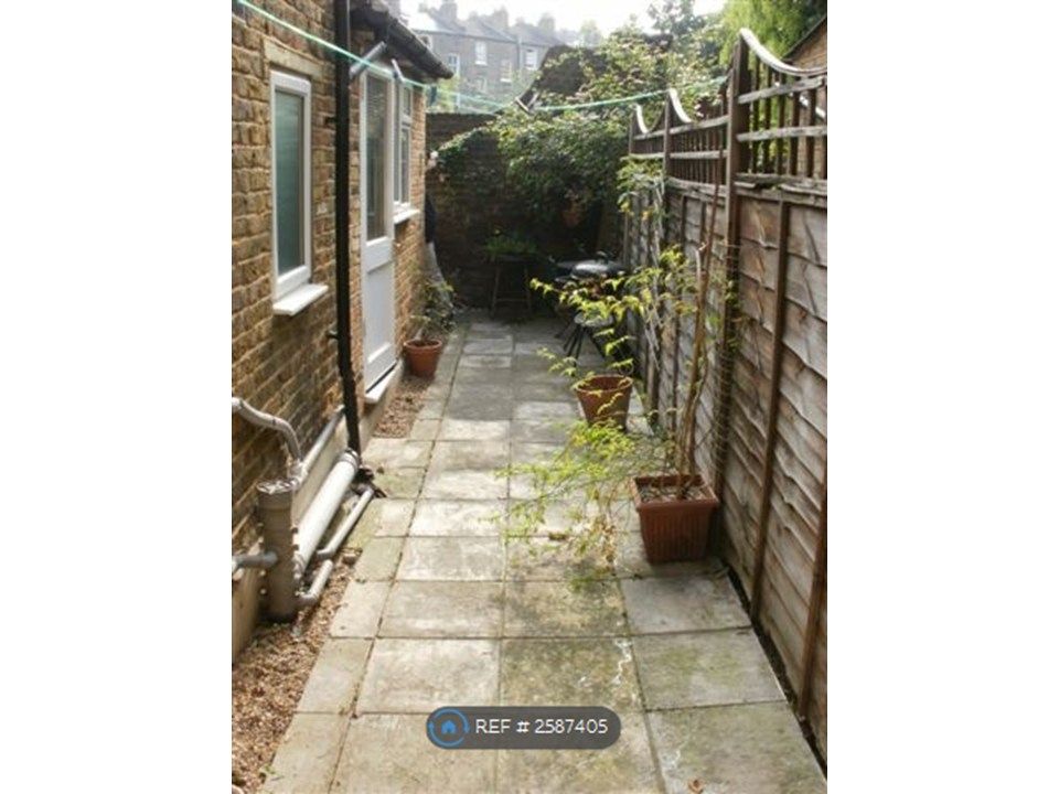 Property photo 3 of 9 Outside Space