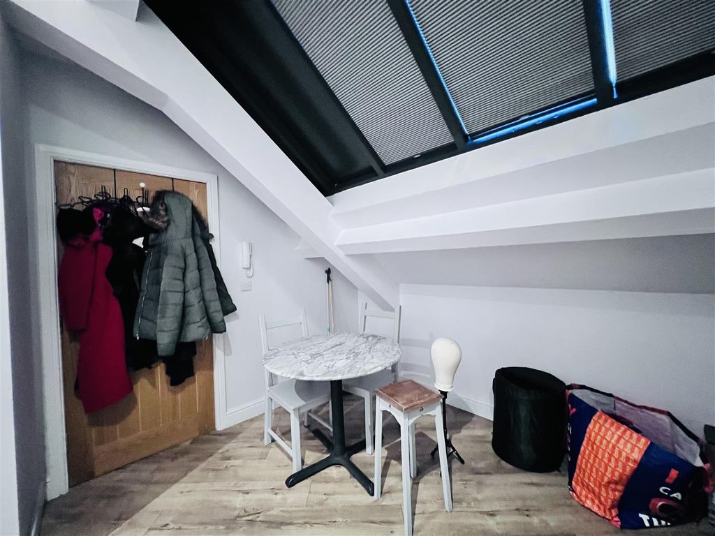 Property photo 3 of 6 Dining Space