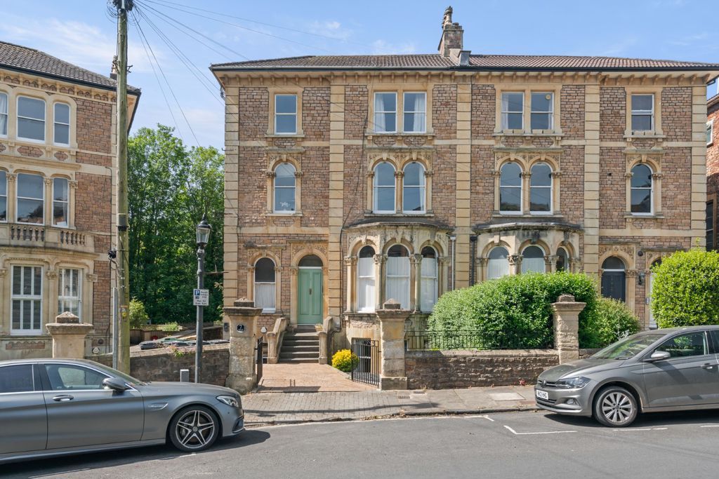 Property photo 1 of 13 External