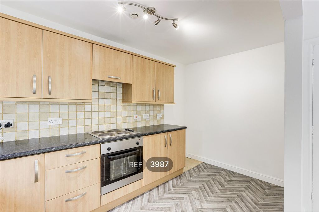 Property photo 3 of 13 Kitchen