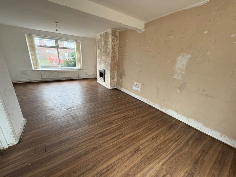 Property photo 3 of 9 Photo 7