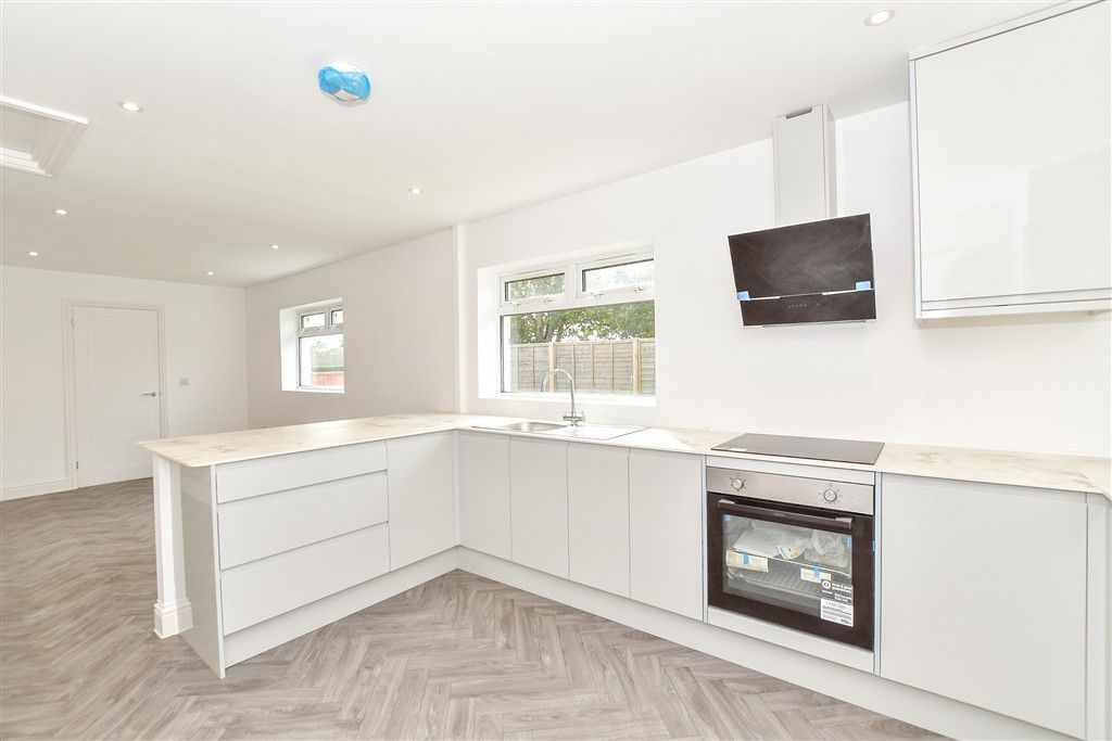 Property photo 3 of 10 Kitchen/Diner