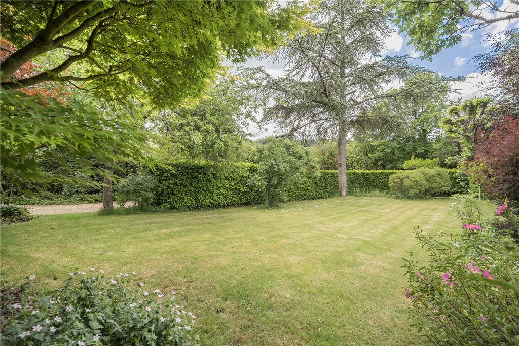 Property photo 2 of 29 Garden