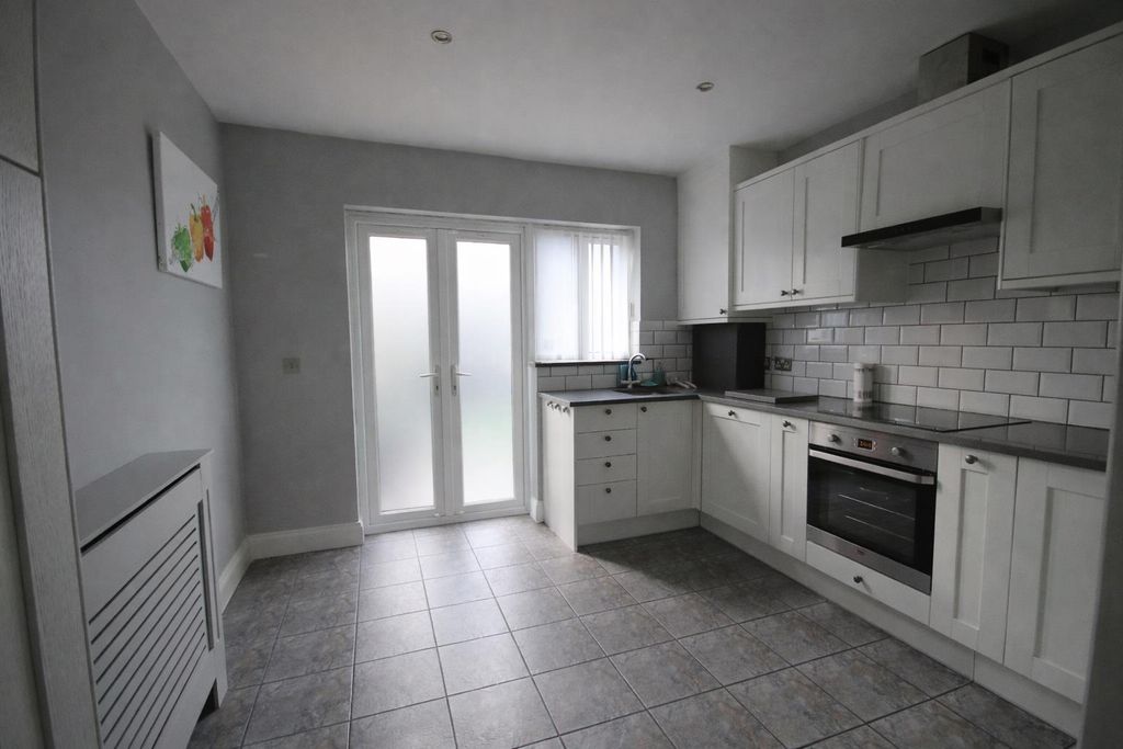 Property photo 2 of 15 Chatgpt Image Jan 15, 2026, 05_24_28 Pm.Png