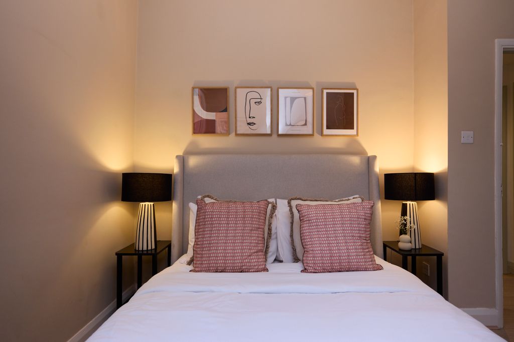 Property photo 1 of 25 Ln Tub 7A_005.Jpg