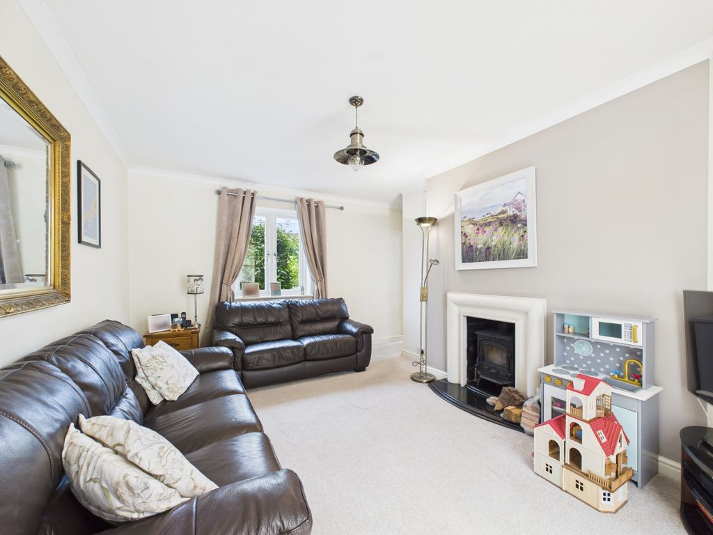 Property photo 2 of 18 Cam02909G0-Pr0424-Still018