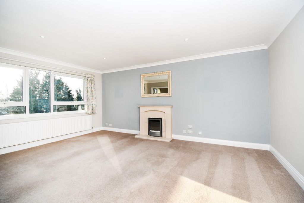 Property photo 2 of 17 Tlc_75205A9B-9E37-43F6-8B3F-02d70F2E5c36_0cc7Dfd.J