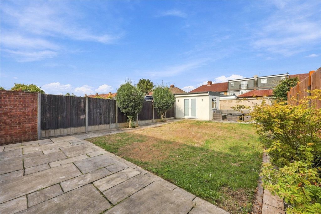 Property photo 3 of 18 Picture No. 21